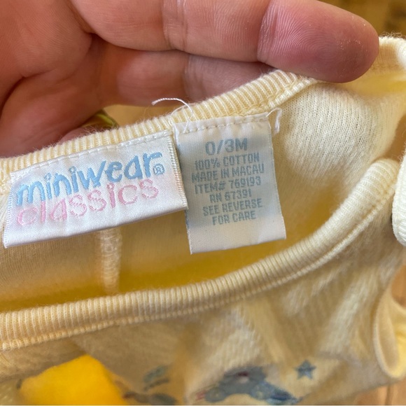 MINIWEAR CLASSICS YELLOW TEDDY BEAR EMBROIDERED BABY PAJAMAS SIZE 0/3 MONTHS - Picture 4 of 4